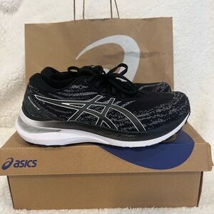 Asics Gel-Kayano 29 Black and White Sneakers